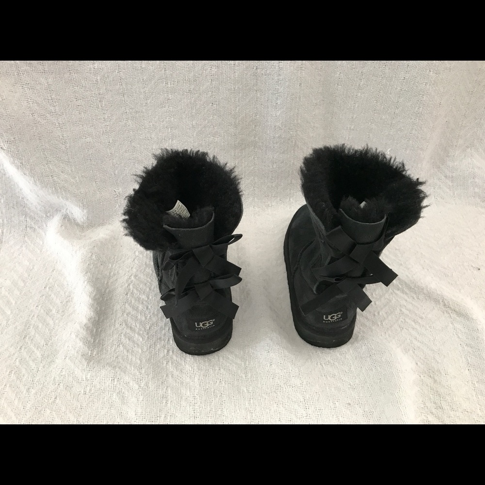 UGG Bailey Suede Bow II